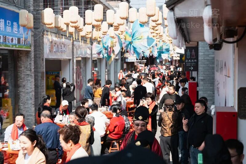 寺前街在这个春节又双叒火出圈了！